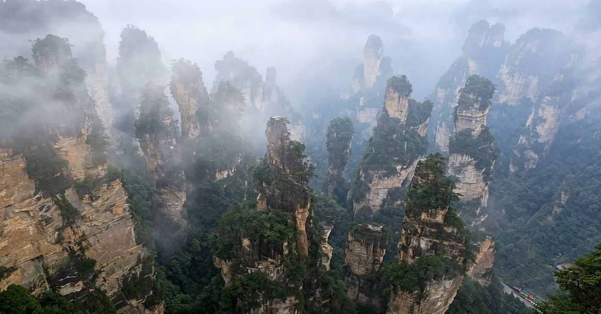 Zhangjiajie Travel Guide: Avatar Mountains, Glass Skywalk & Tianmen Cave